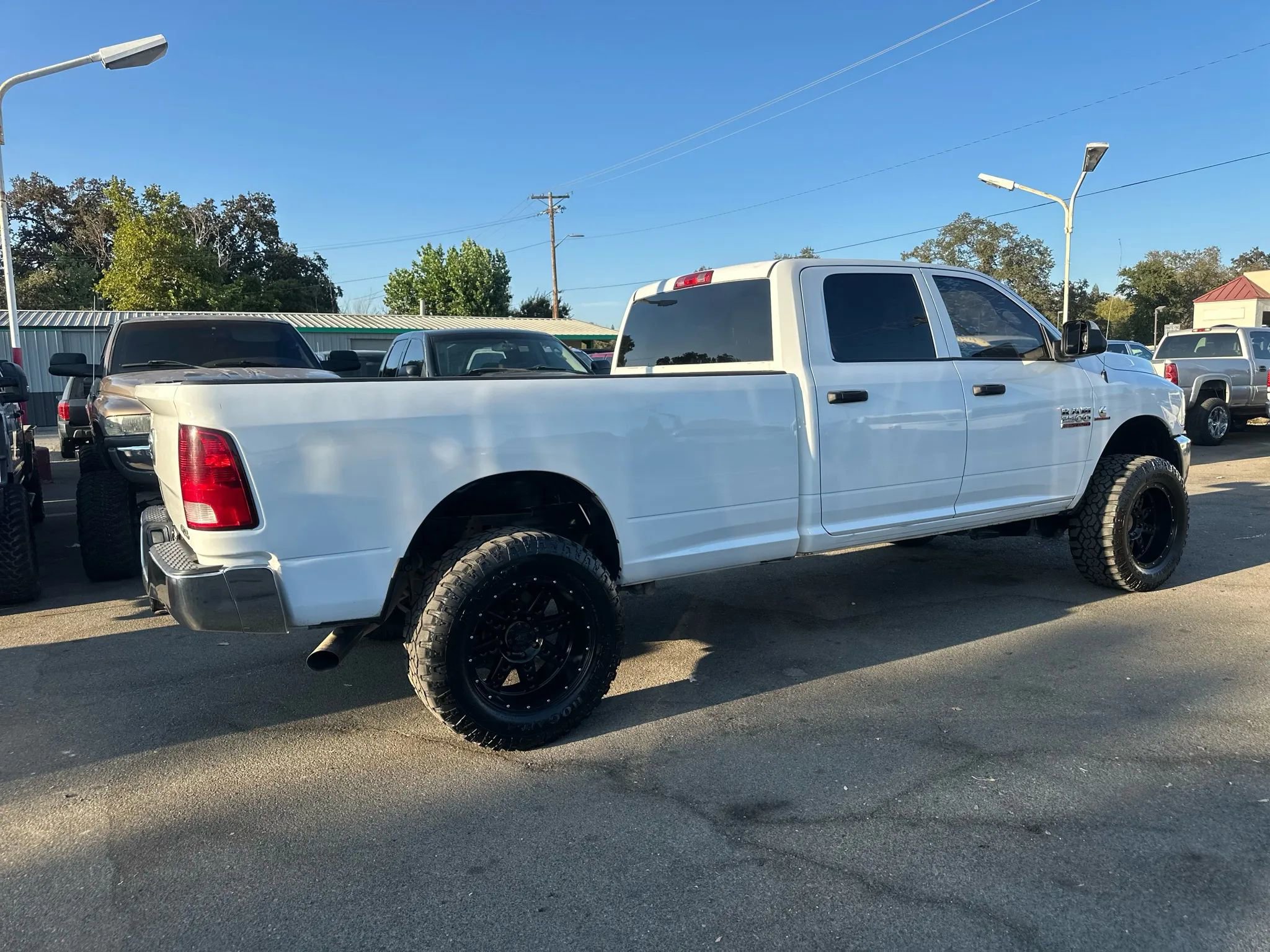 Used 2014 RAM 2500 Tradesman w/ Chrome Appearance Group AWD/4WD image 5