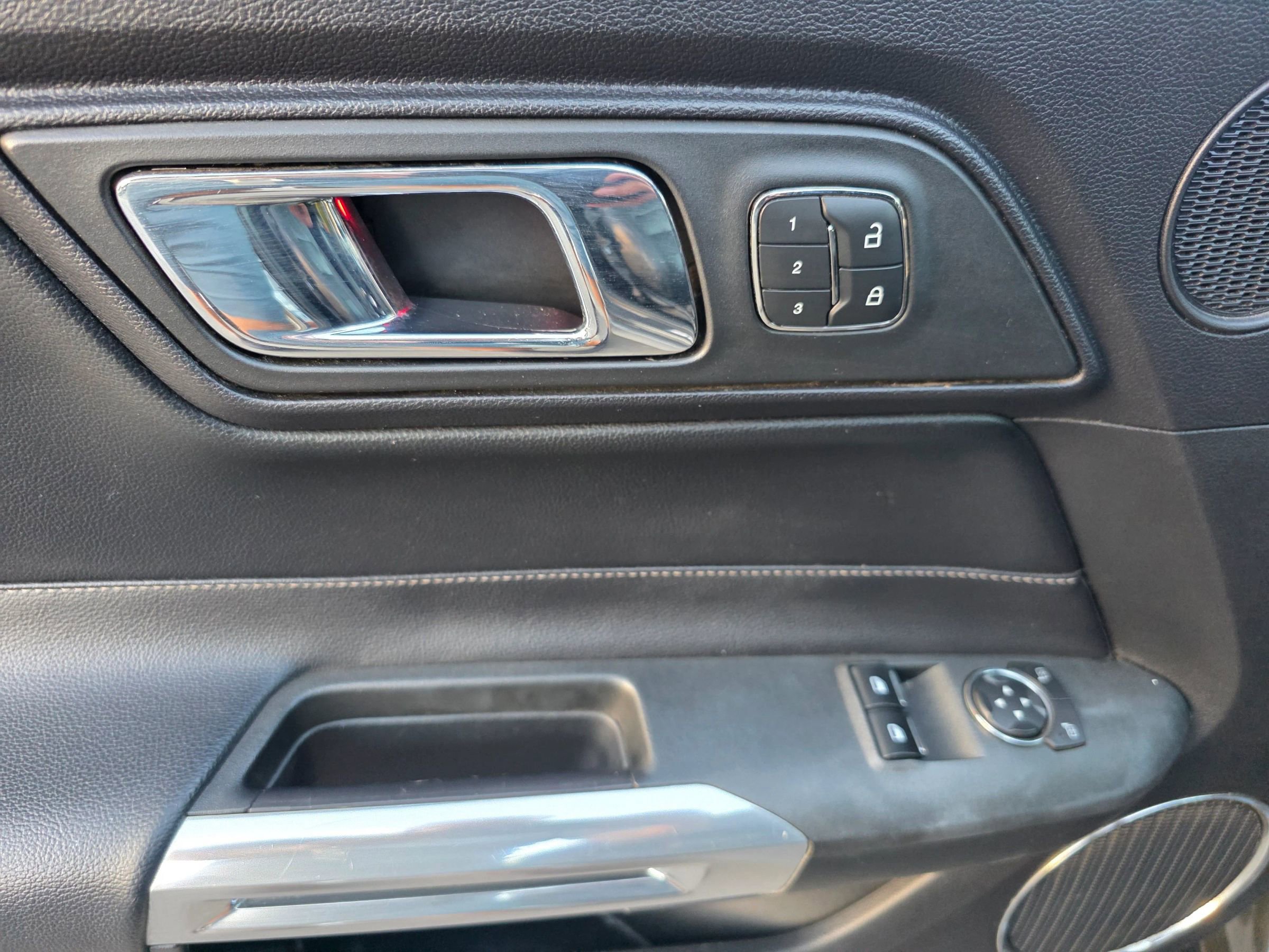 Used 2017 Ford Mustang GT Premium w/ Equipment Group 401A image 8