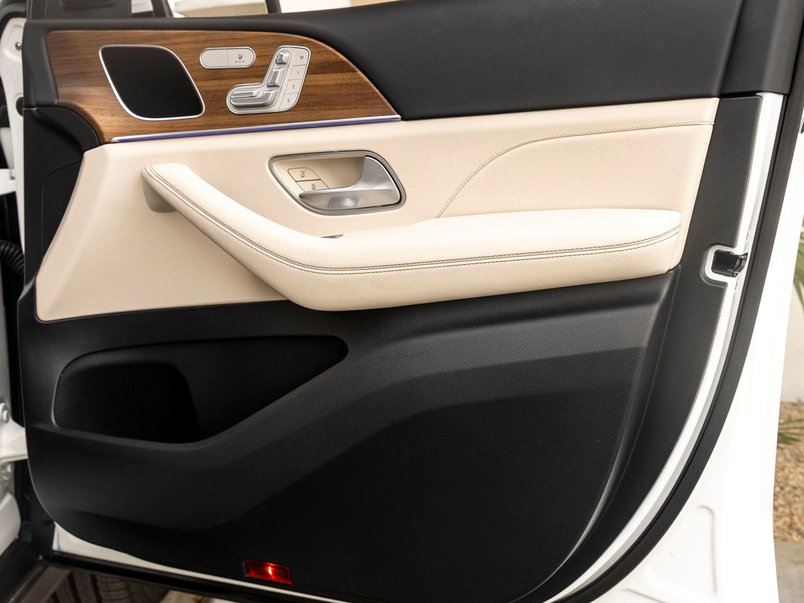 Used 2025 Mercedes-Benz GLE 350 4MATIC image 25