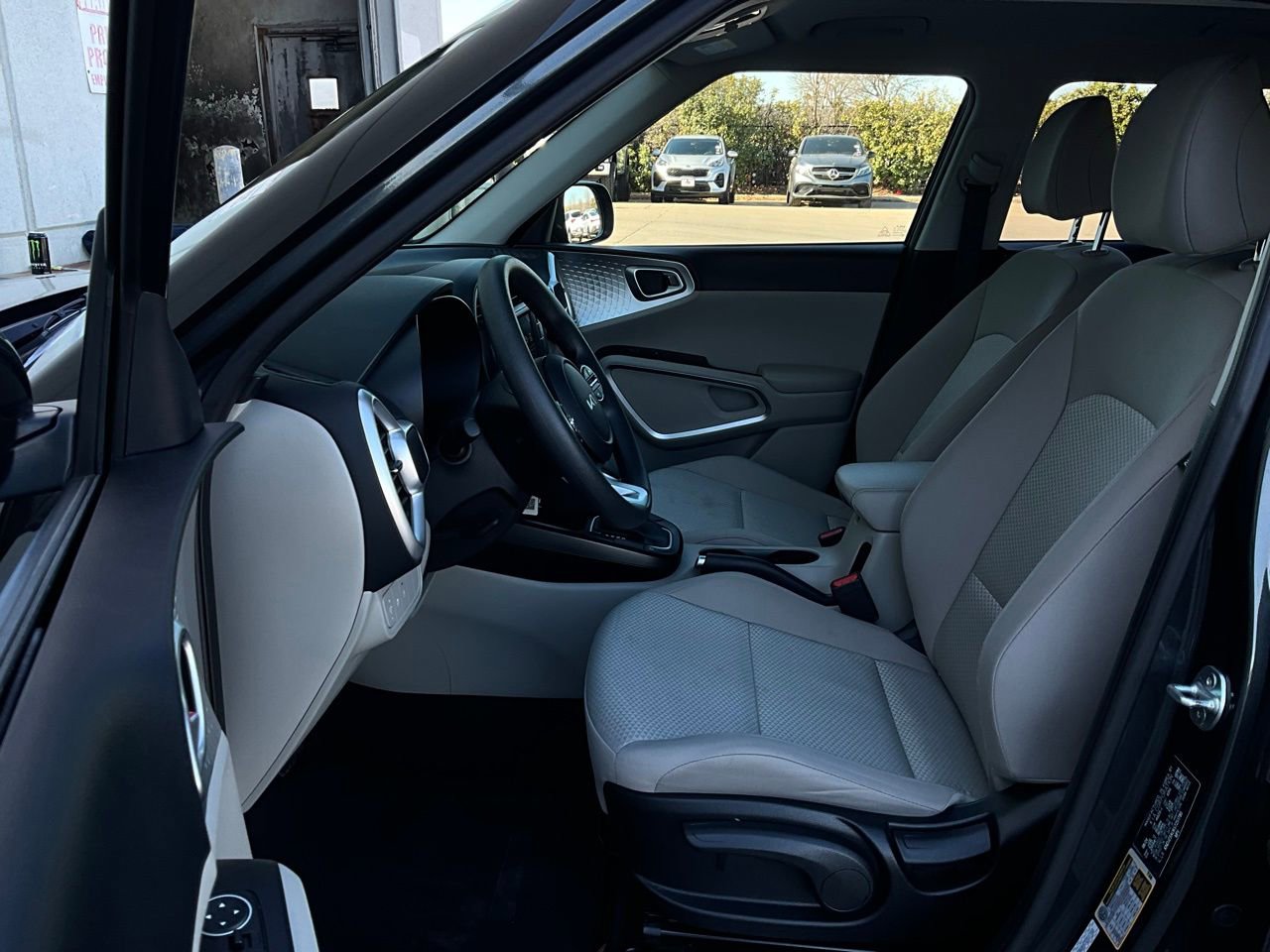 Used 2025 Kia Soul LX w/ LX Technology Package image 10