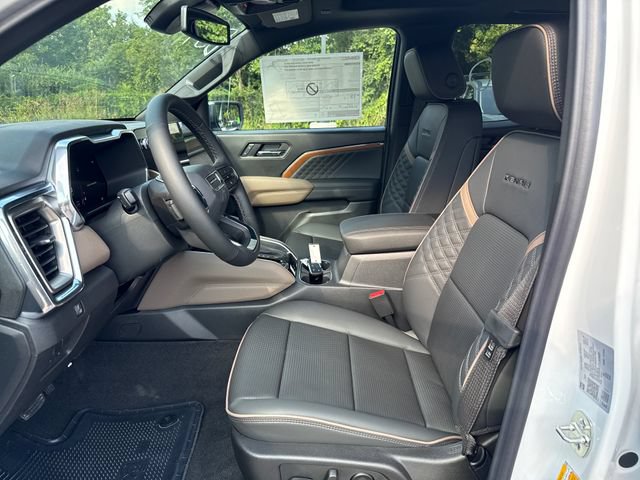 New 2026 GMC Canyon Denali w/ LPO, Black Badging Package AWD/4WD image 13