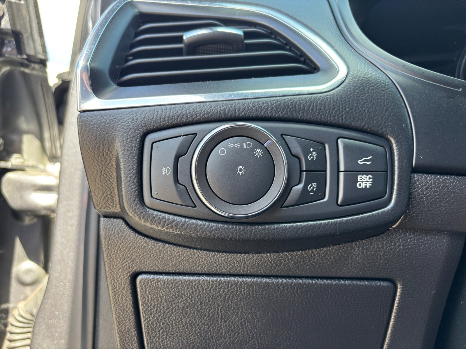 Certified 2022 Ford Edge ST w/ Equipment Group 401A AWD/4WD image 14