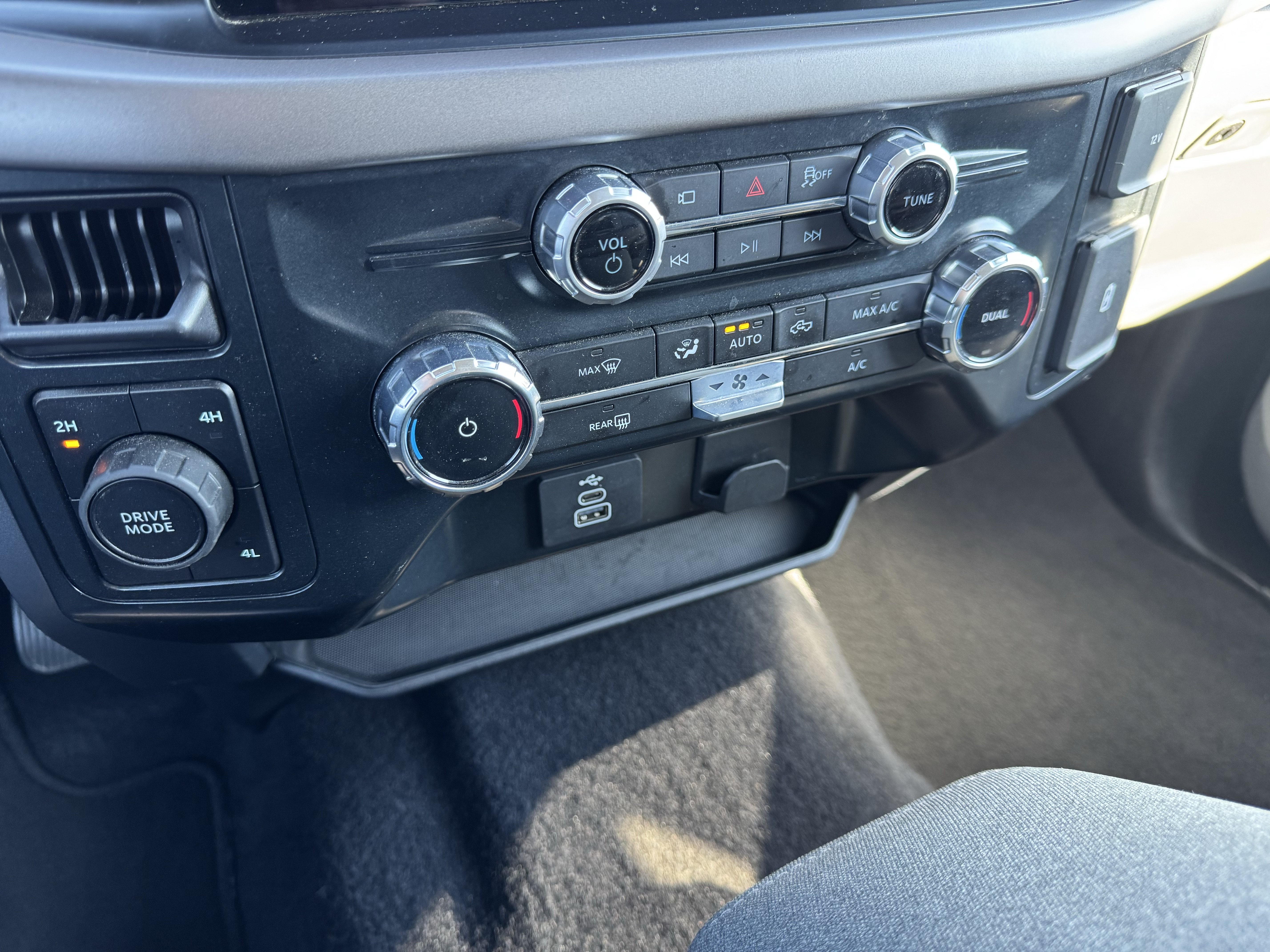 Used 2025 Ford F150 XLT w/ Equipment Group 301A Standard AWD/4WD image 32