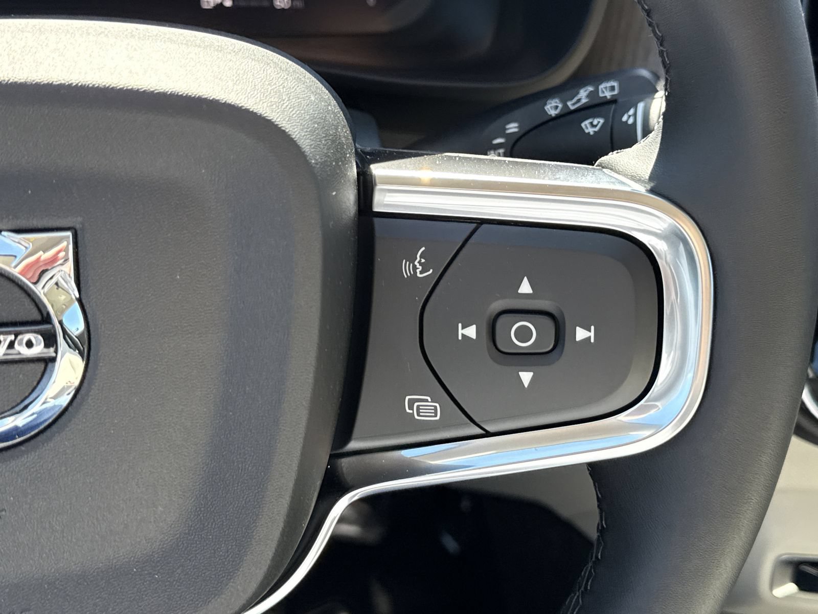 New 2026 Volvo XC40 B5 Ultra w/ Protection Package Premier AWD/4WD image 22