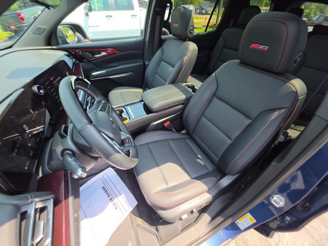 Used 2026 Chevrolet Traverse Z71 w/ Enhanced Driving Package AWD/4WD image 32