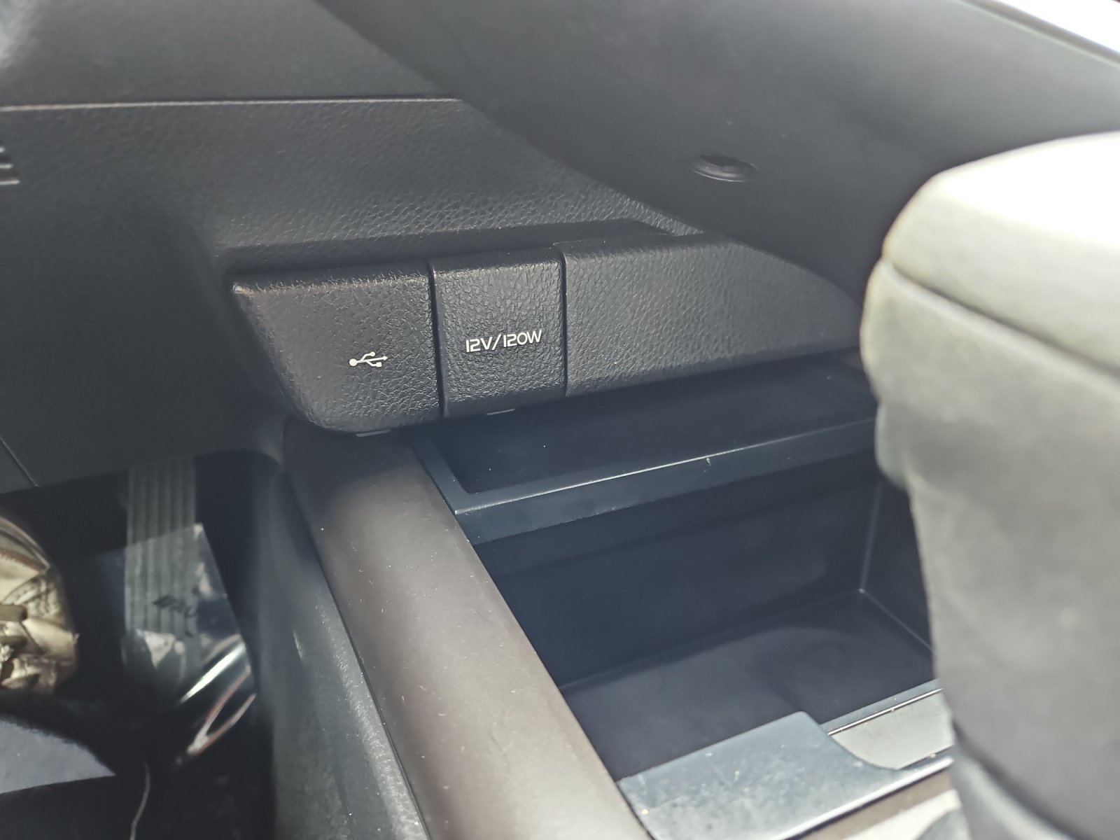 Used 2022 Toyota Camry LE FWD image 19