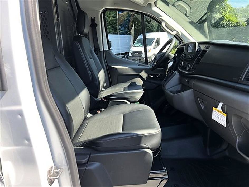 New 2024 Ford Transit 250 Low Roof RWD image 17