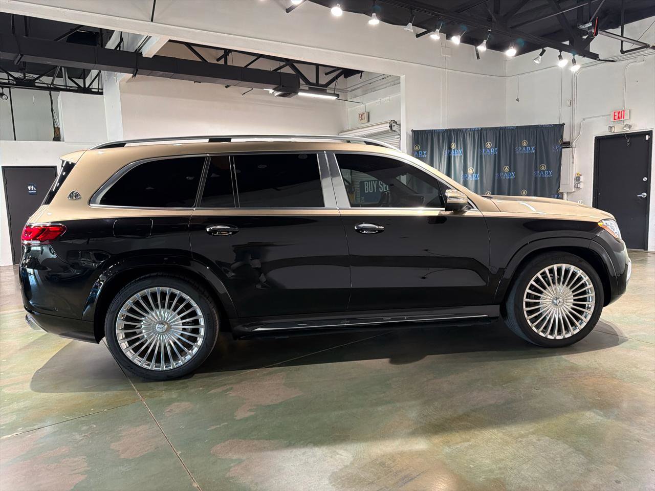 Used 2023 Mercedes-Benz Maybach GLS 600 4MATIC image 9