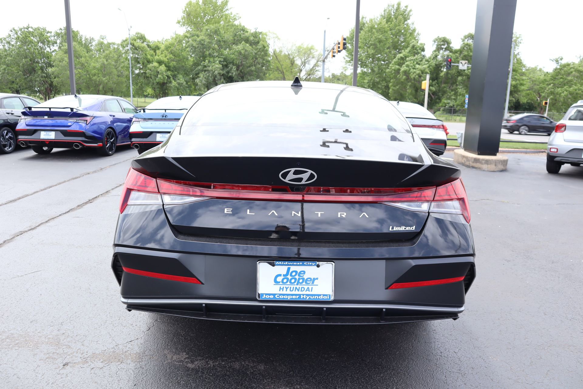 New 2026 Hyundai Elantra Limited FWD image 23