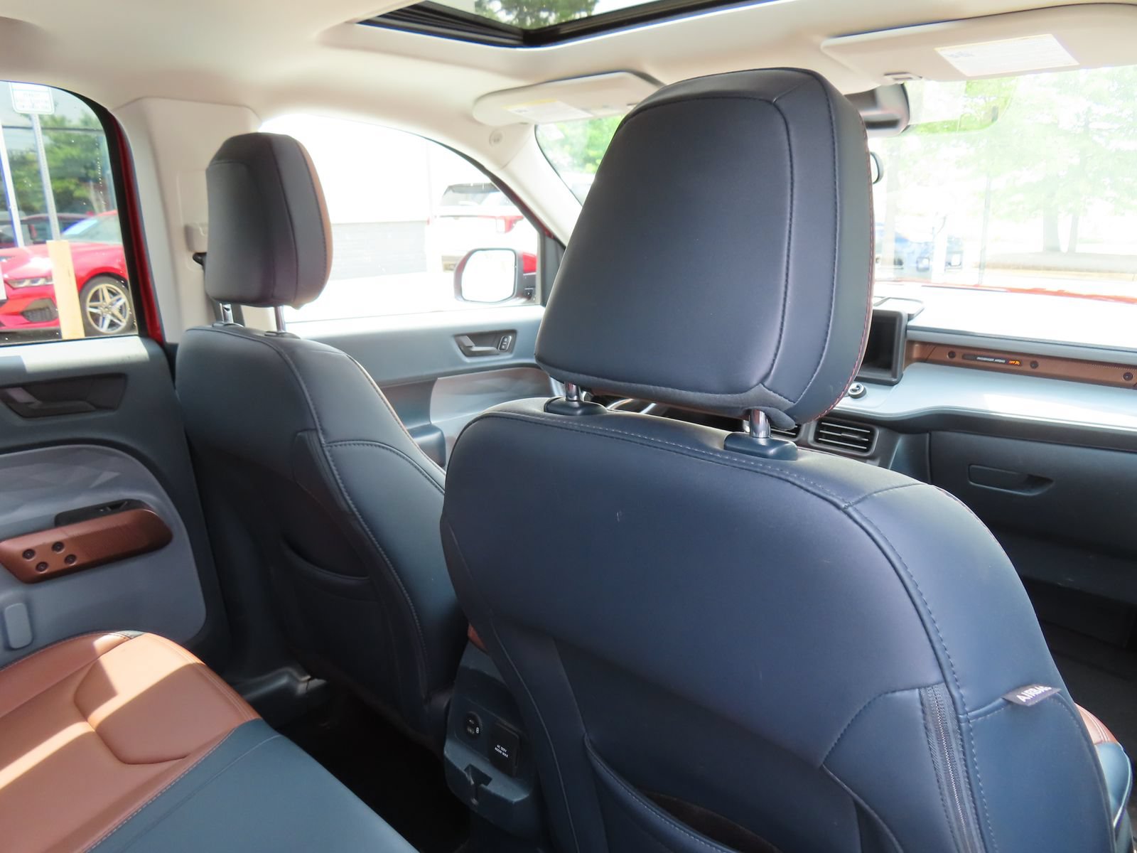 Used 2023 Ford Maverick Lariat w/ Lariat Luxury Package AWD/4WD image 38