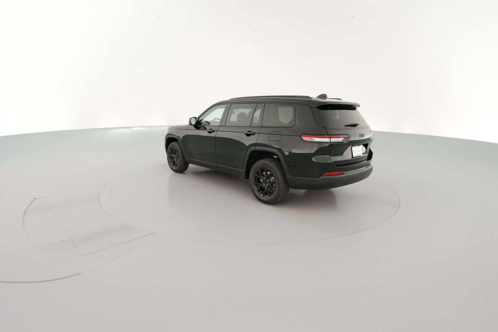 New 2025 Jeep Grand Cherokee L Laredo image 8