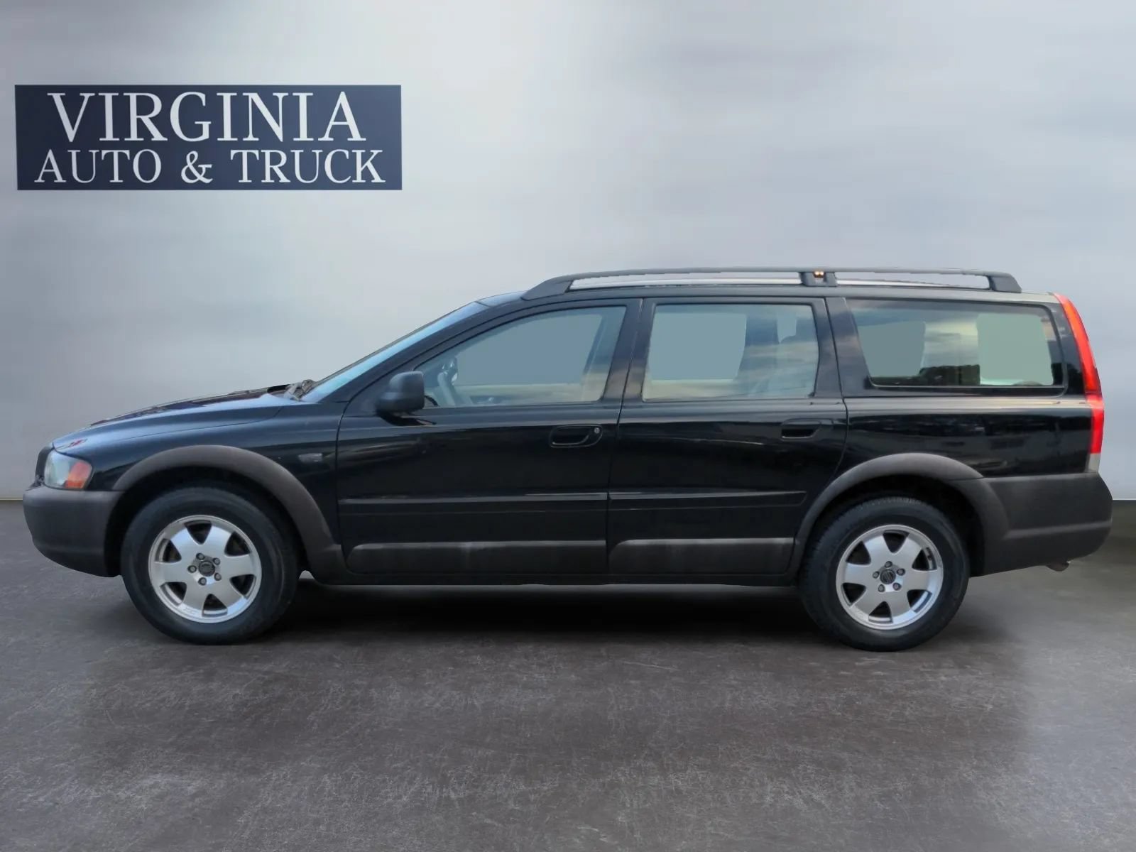 Used 2002 Volvo V70 Cross Country AWD/4WD image 2