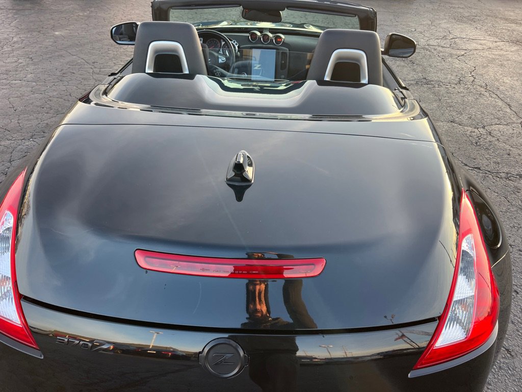 Used 2012 Nissan 370Z Roadster image 37