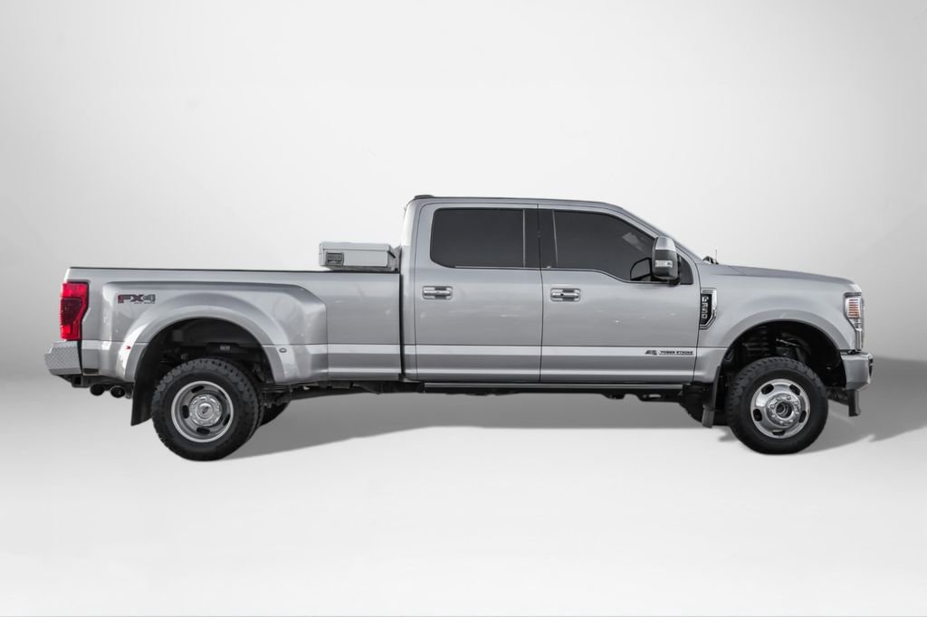 Used 2022 Ford F350 Platinum w/ FX4 Off-Road Package image 5