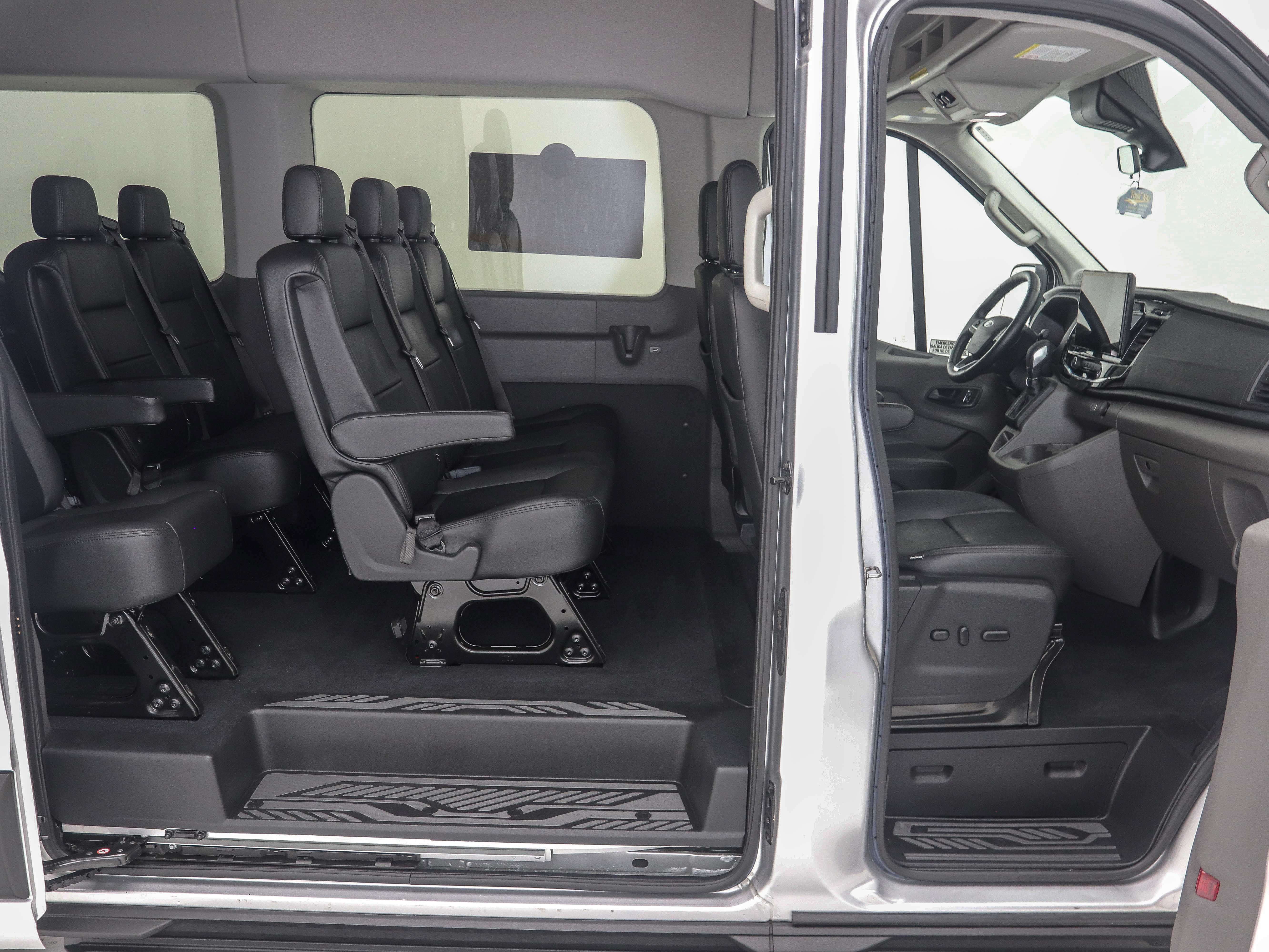 Used 2024 Ford Transit 350 XLT RWD image 14