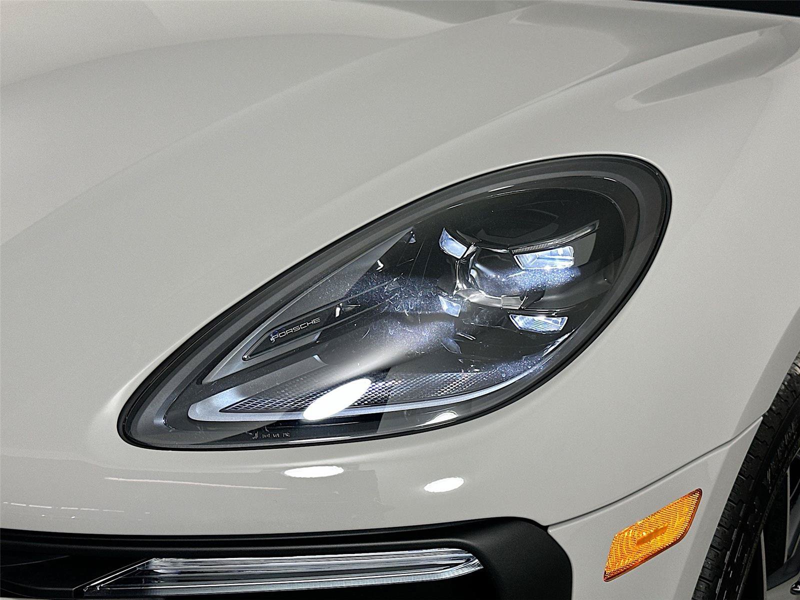 Certified 2026 Porsche Macan Turbo AWD/4WD image 15
