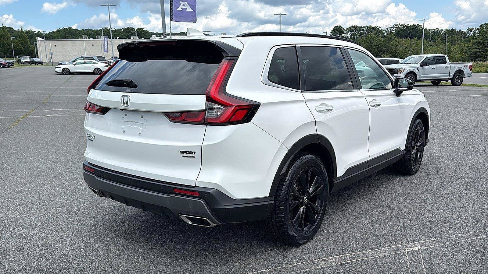 Used 2024 Honda CR-V Sport Touring image 6