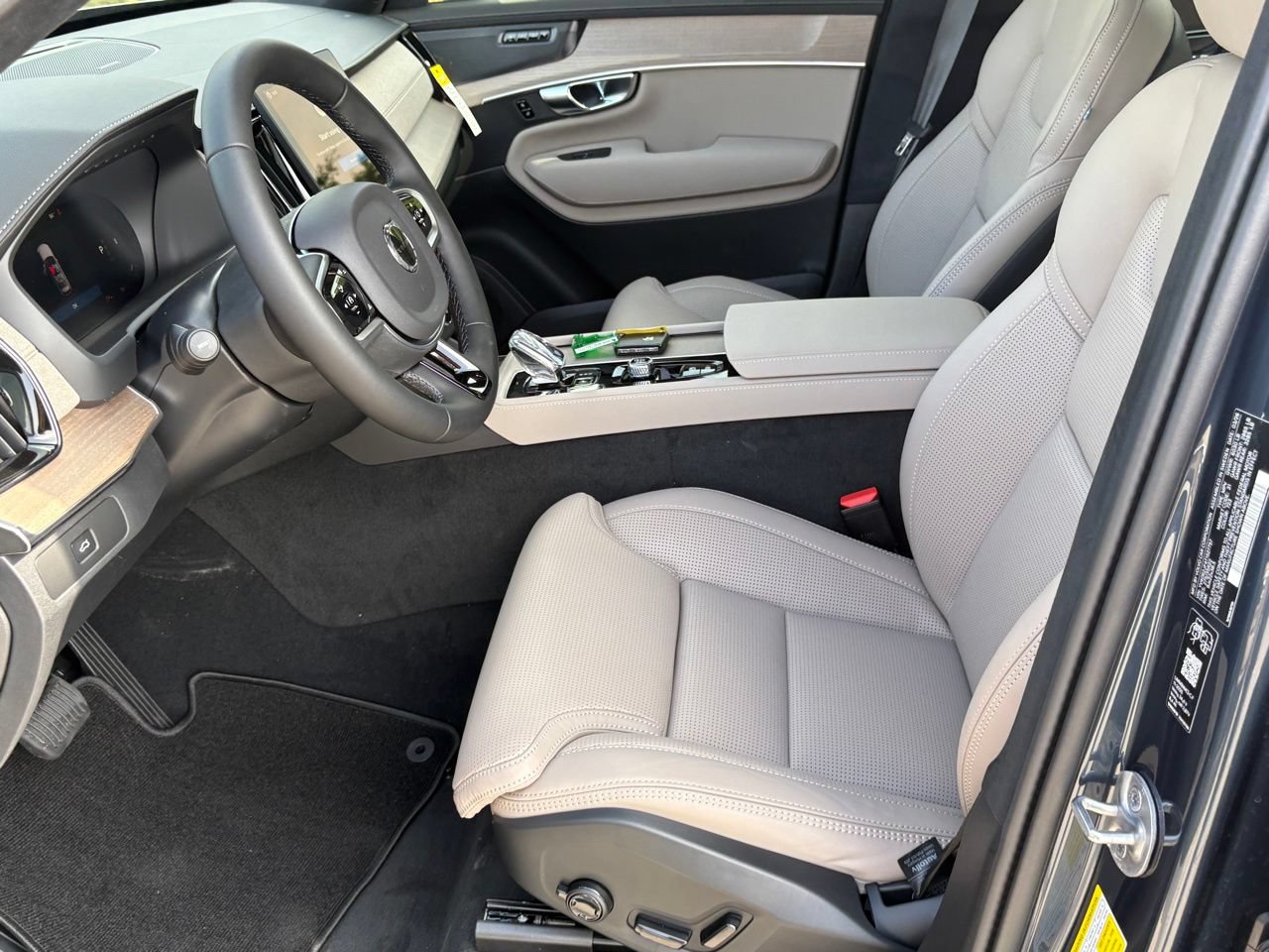 New 2026 Volvo XC90 B6 Ultra w/ Lounge Package AWD/4WD image 18