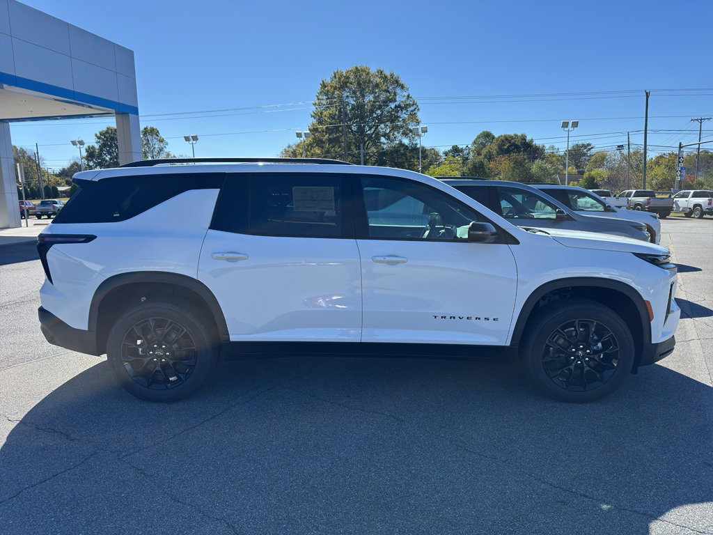 New 2026 Chevrolet Traverse LT w/ Midnight/Sport Edition image 3
