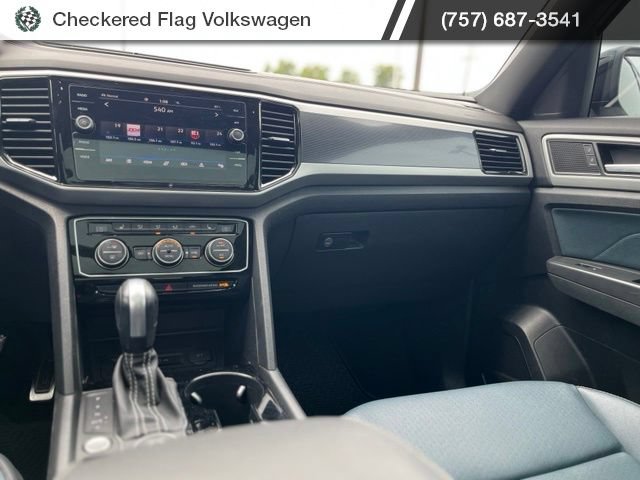 Used 2023 Volkswagen Atlas Cross Sport SEL R-Line AWD/4WD image 36