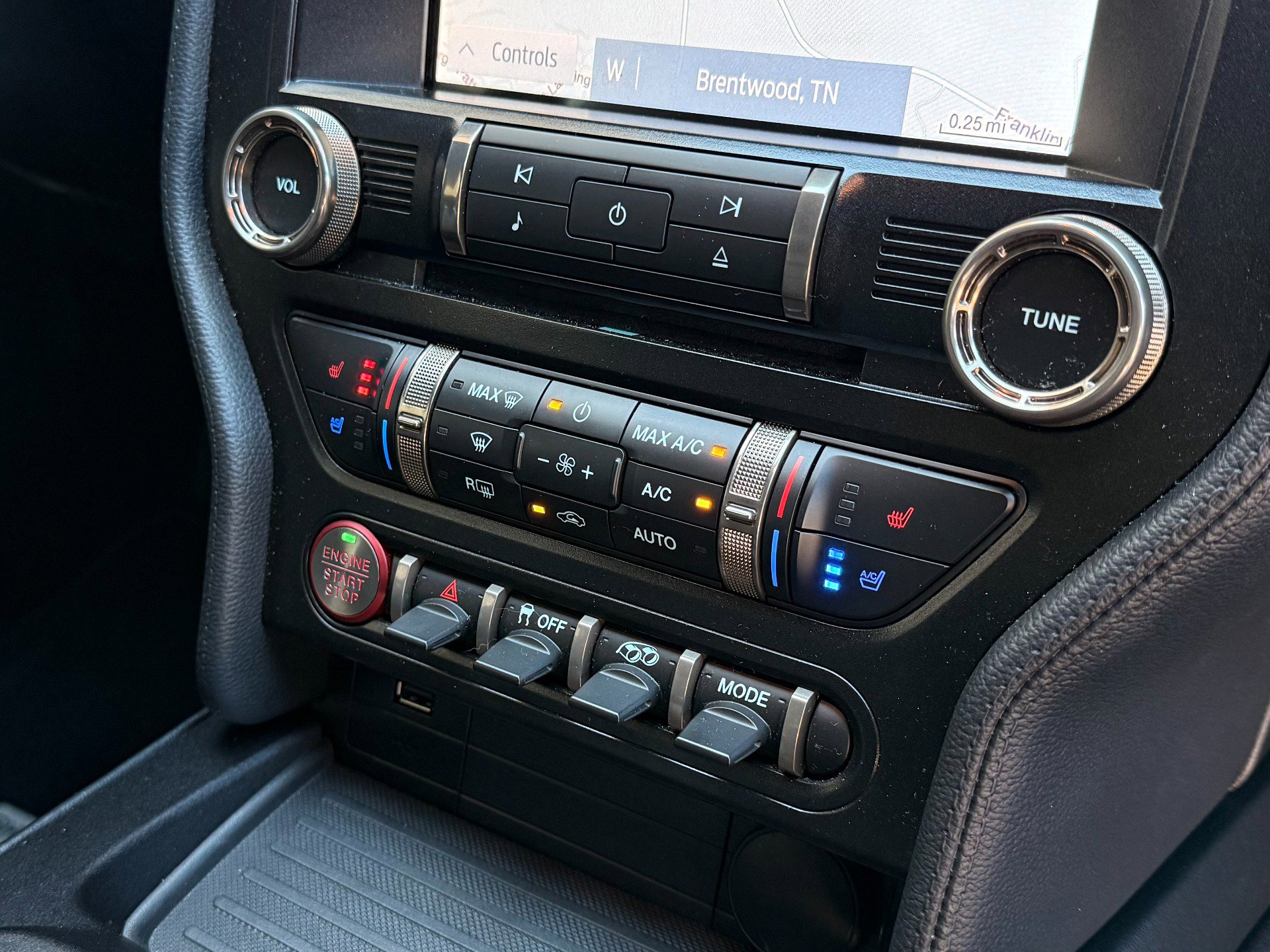 Used 2021 Ford Mustang Shelby GT500 w/ Technology Package image 24