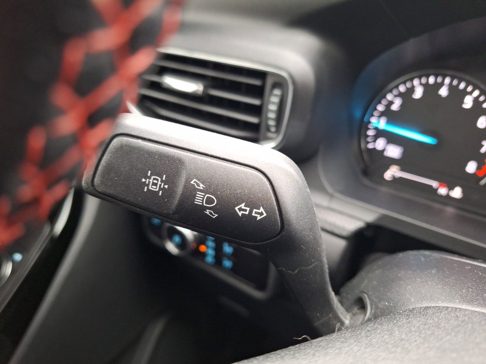 Used 2023 Ford Explorer ST-Line image 18