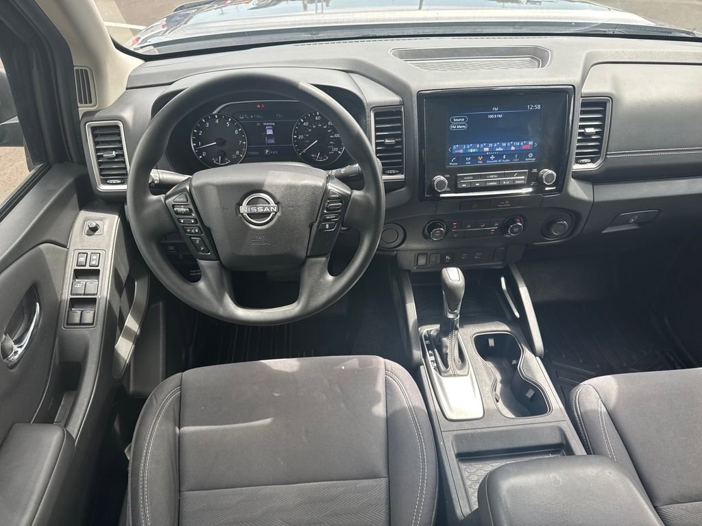 Used 2022 Nissan Frontier SV w/ Technology Package RWD image 12
