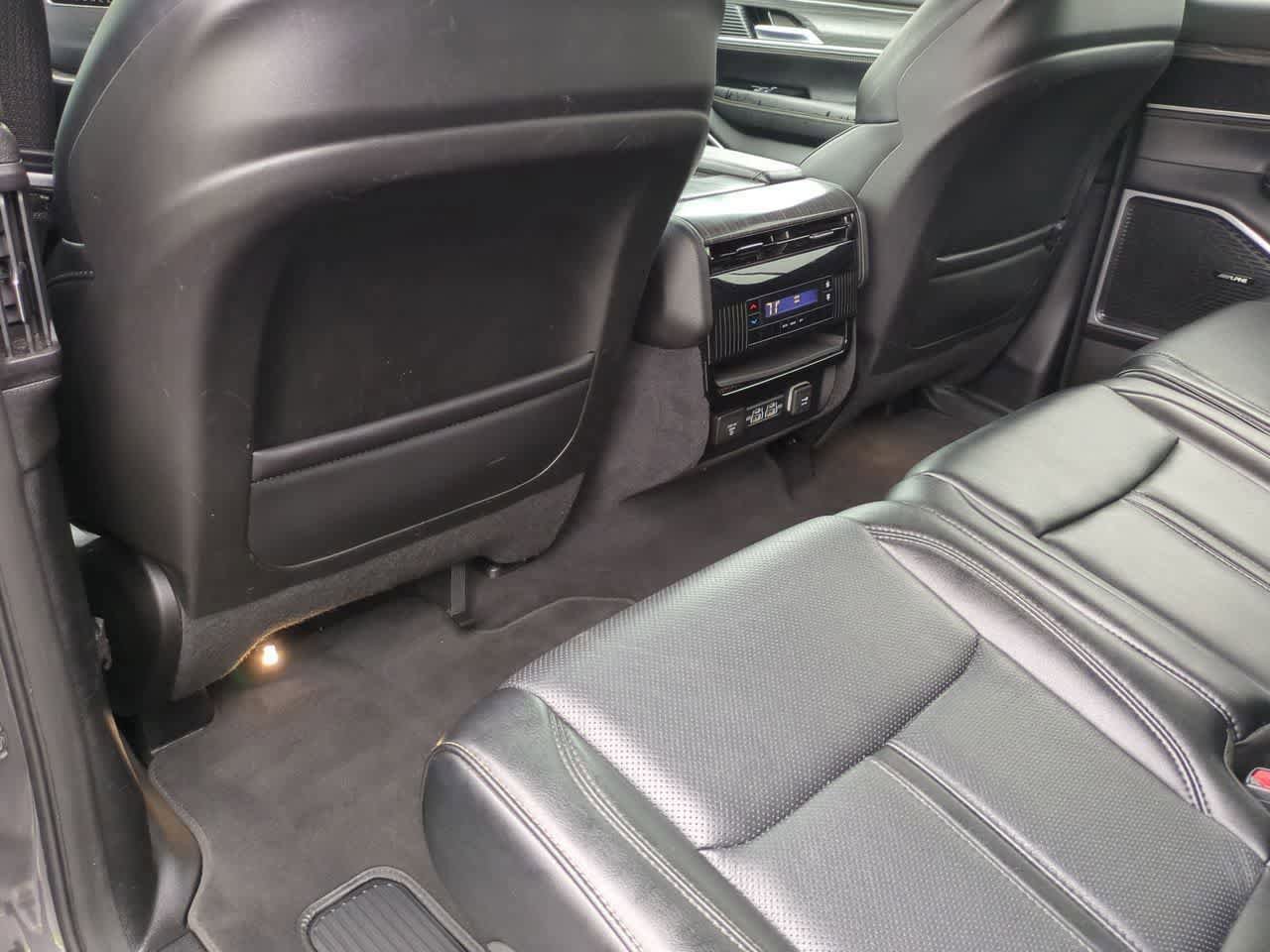Used 2024 Jeep Wagoneer L Series II image 19