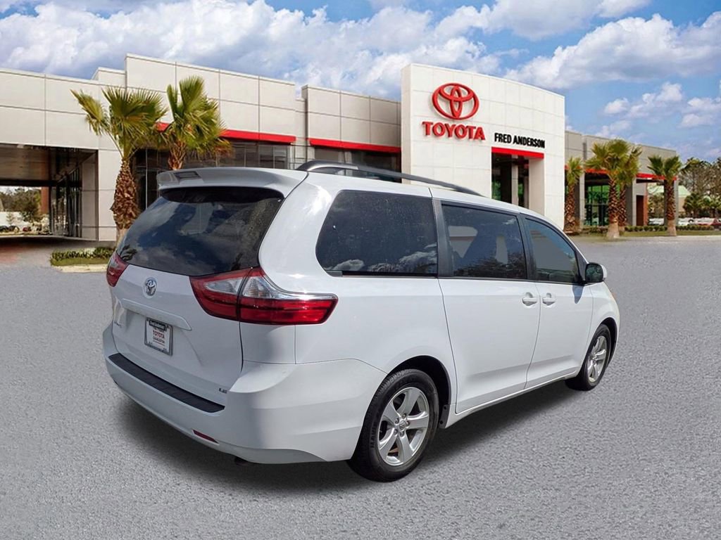 Used 2016 Toyota Sienna LE image 5