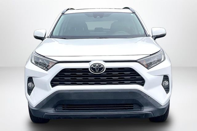 Used 2019 Toyota RAV4 XLE FWD image 3