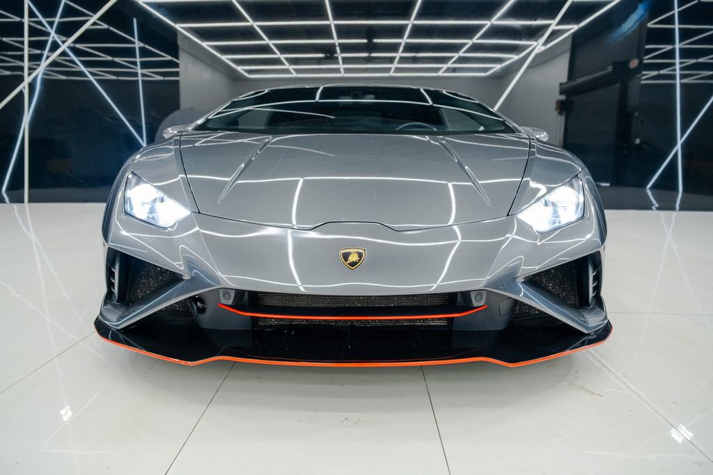 Used 2021 Lamborghini Huracan EVO image 7