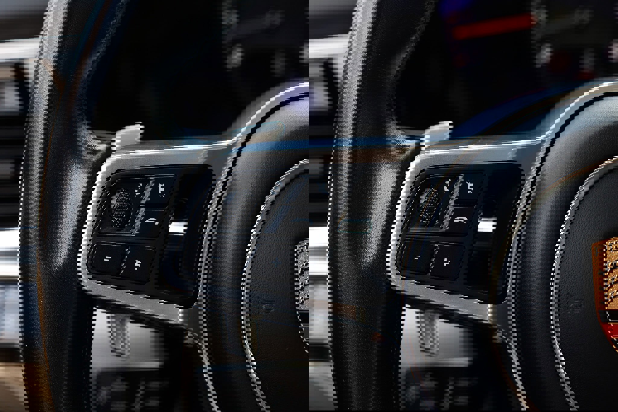 Used 2020 Porsche Panamera image 31