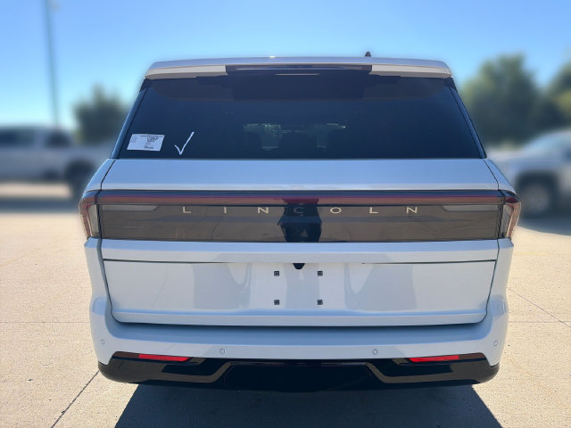 New 2026 Lincoln Navigator Reserve AWD/4WD image 7