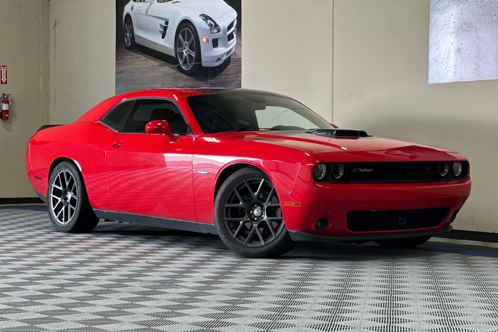 Used 2016 Dodge Challenger R/T Plus RWD image 2