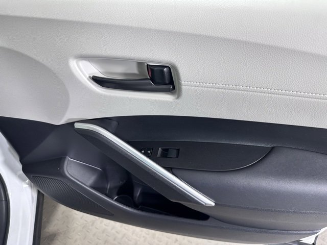 Used 2022 Toyota Corolla Cross LE image 10