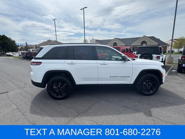 New 2026 Jeep Grand Cherokee Altitude AWD/4WD image 9