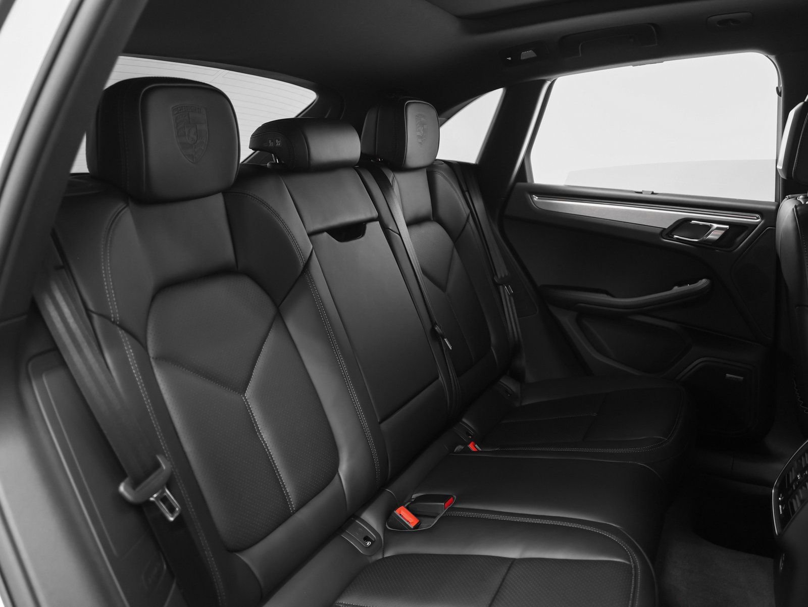 Certified 2026 Porsche Macan image 27