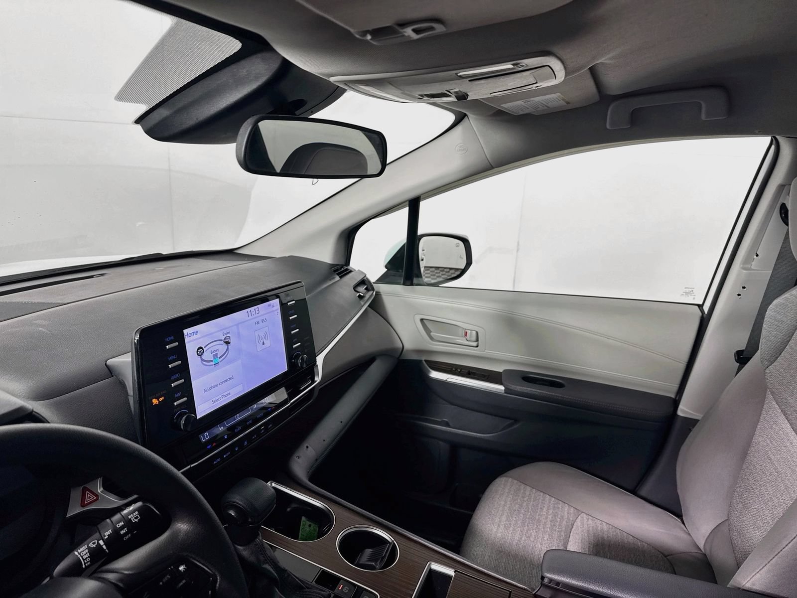 Used 2024 Toyota Sienna LE AWD/4WD image 6