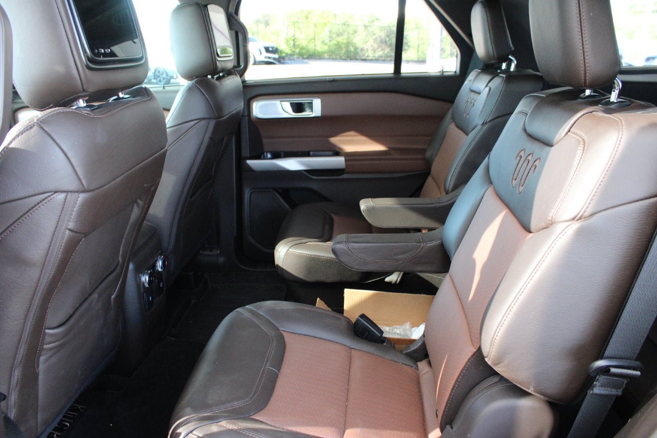 Used 2023 Ford Explorer King Ranch w/ Premium Technology Package AWD/4WD image 22