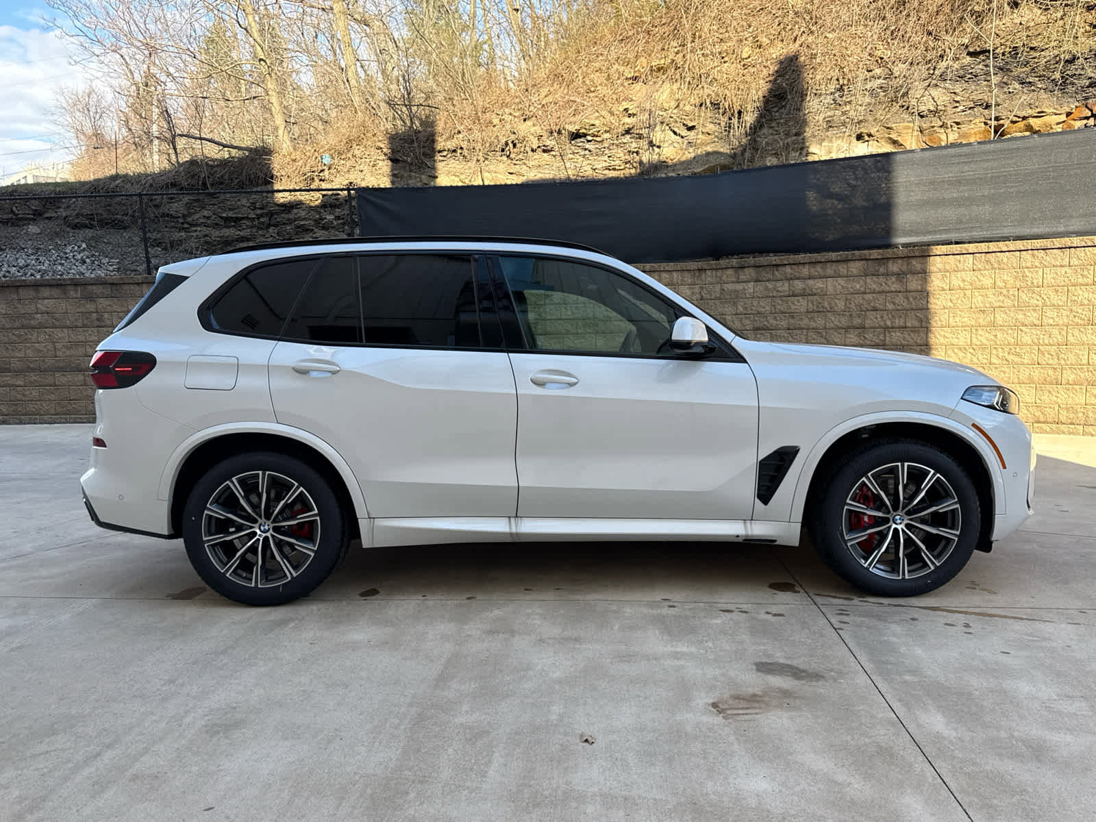New 2026 BMW X5 xDrive40i w/ M Sport Package AWD/4WD image 7