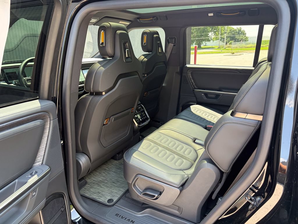 Used 2026 Rivian R1S Adventure AWD/4WD image 20