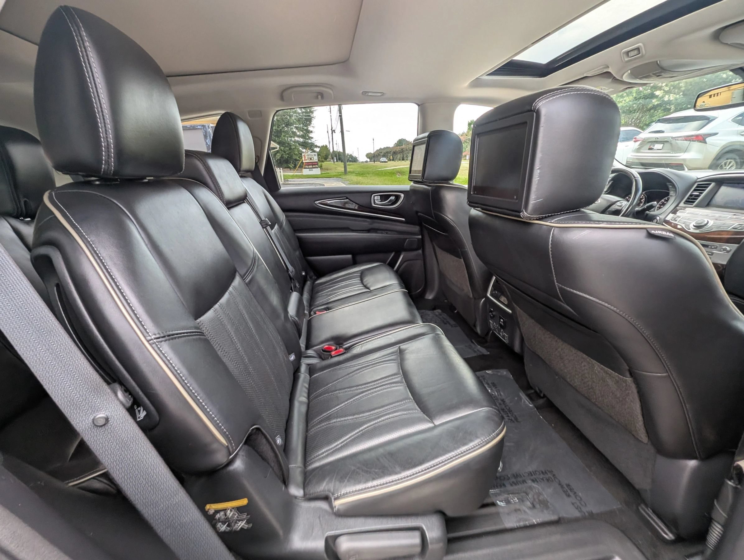 Used 2017 INFINITI QX60 FWD w/ Deluxe Technology Package image 40