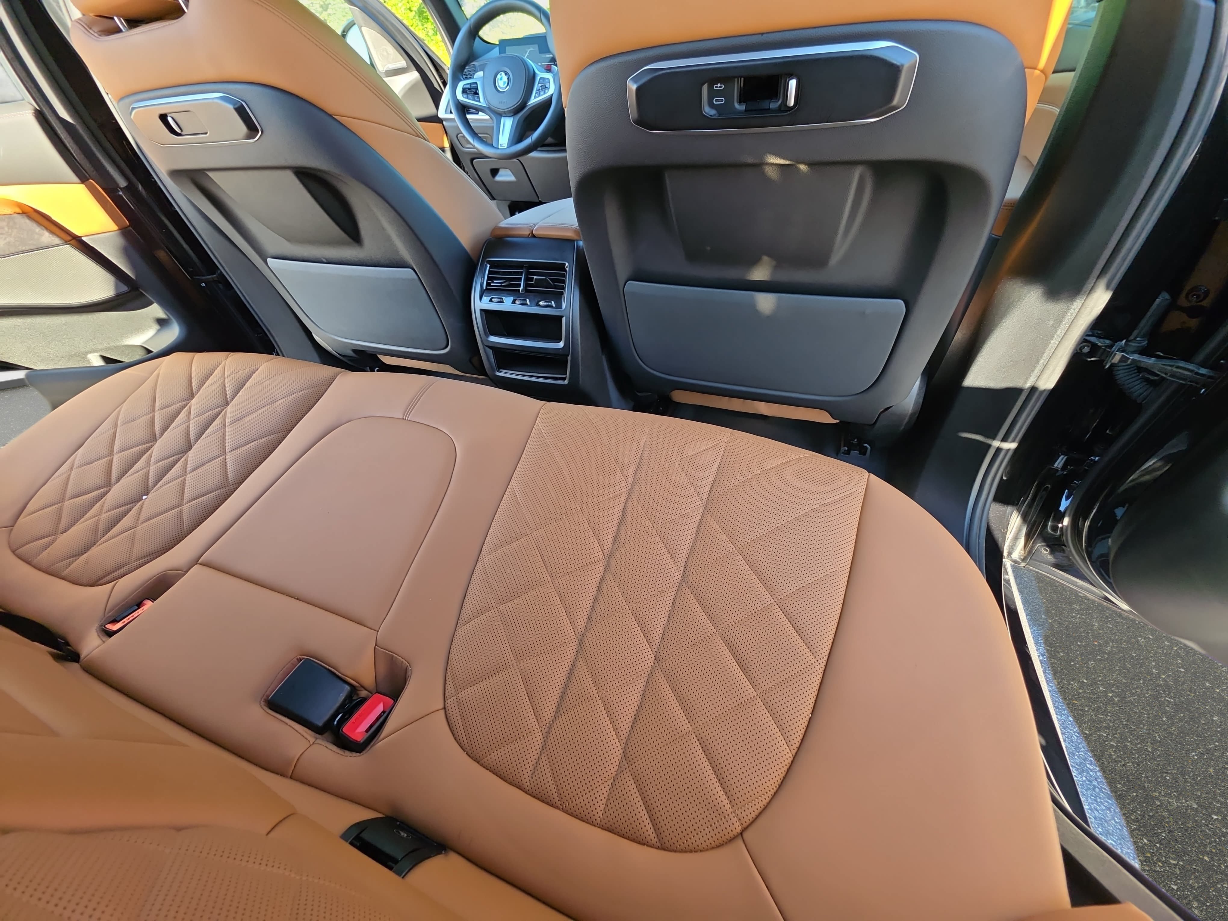 Used 2025 BMW X5 xDrive40i w/ M Sport Package AWD/4WD image 11