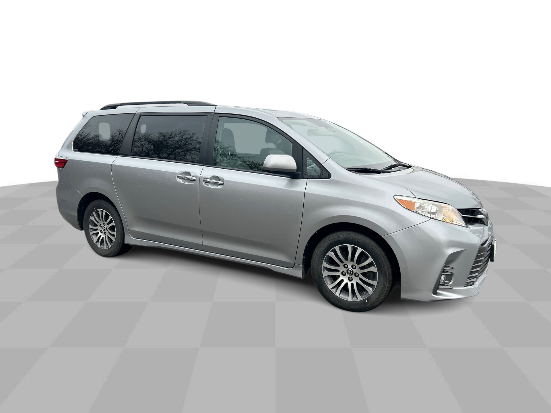Used 2018 Toyota Sienna XLE Premium image 2