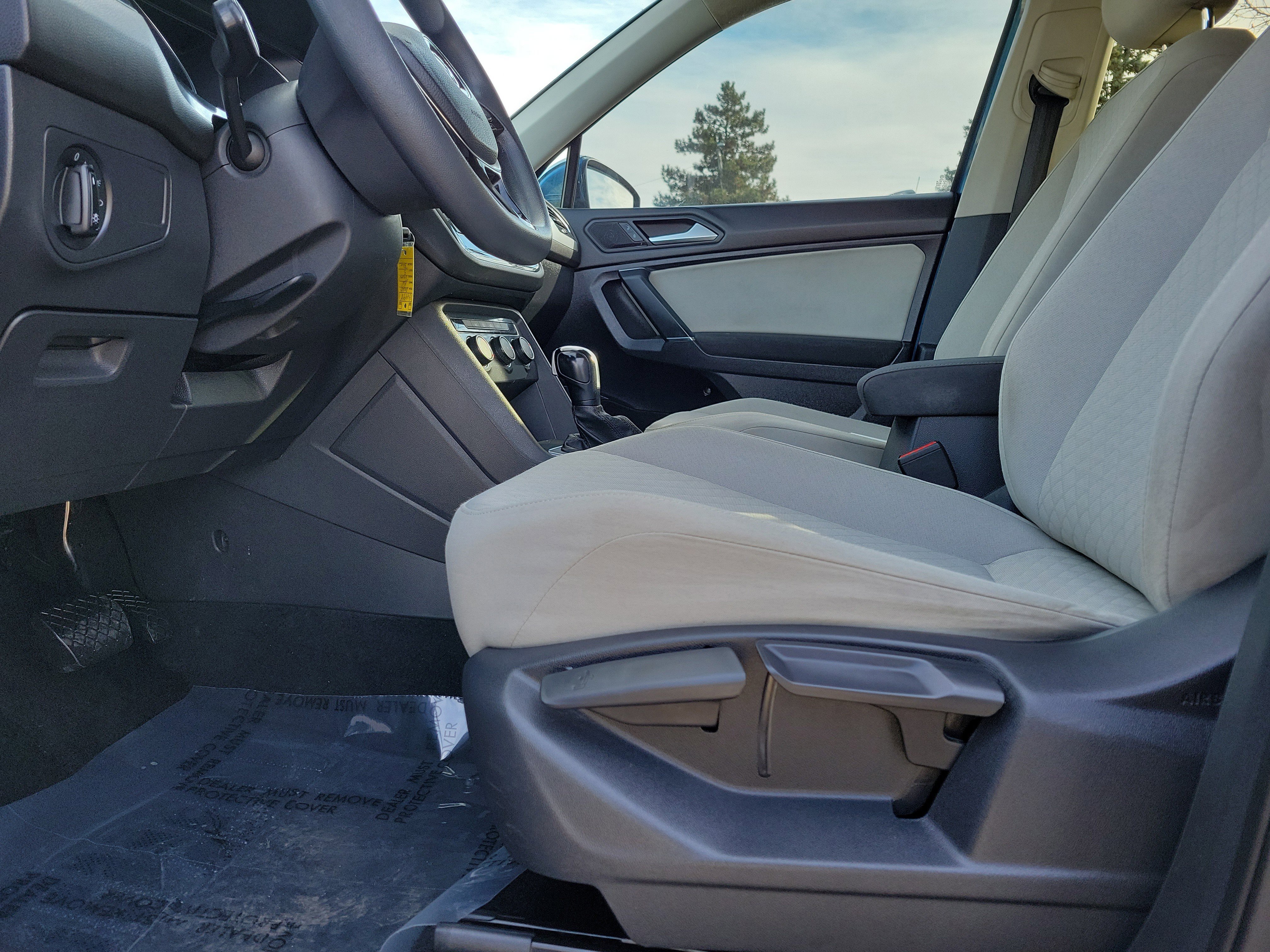 Used 2020 Volkswagen Tiguan S image 16