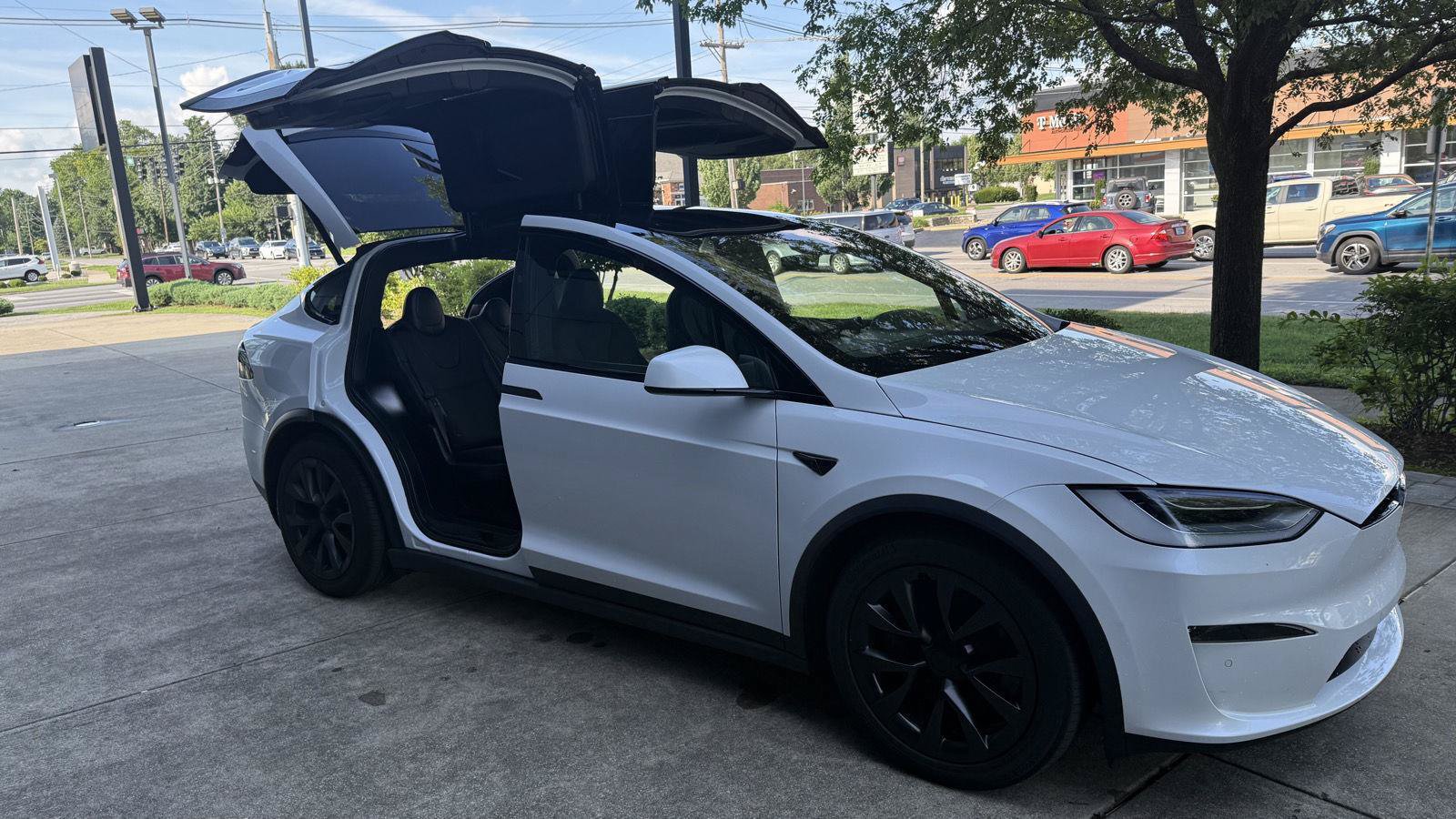 Used 2022 Tesla Model X AWD/4WD image 32