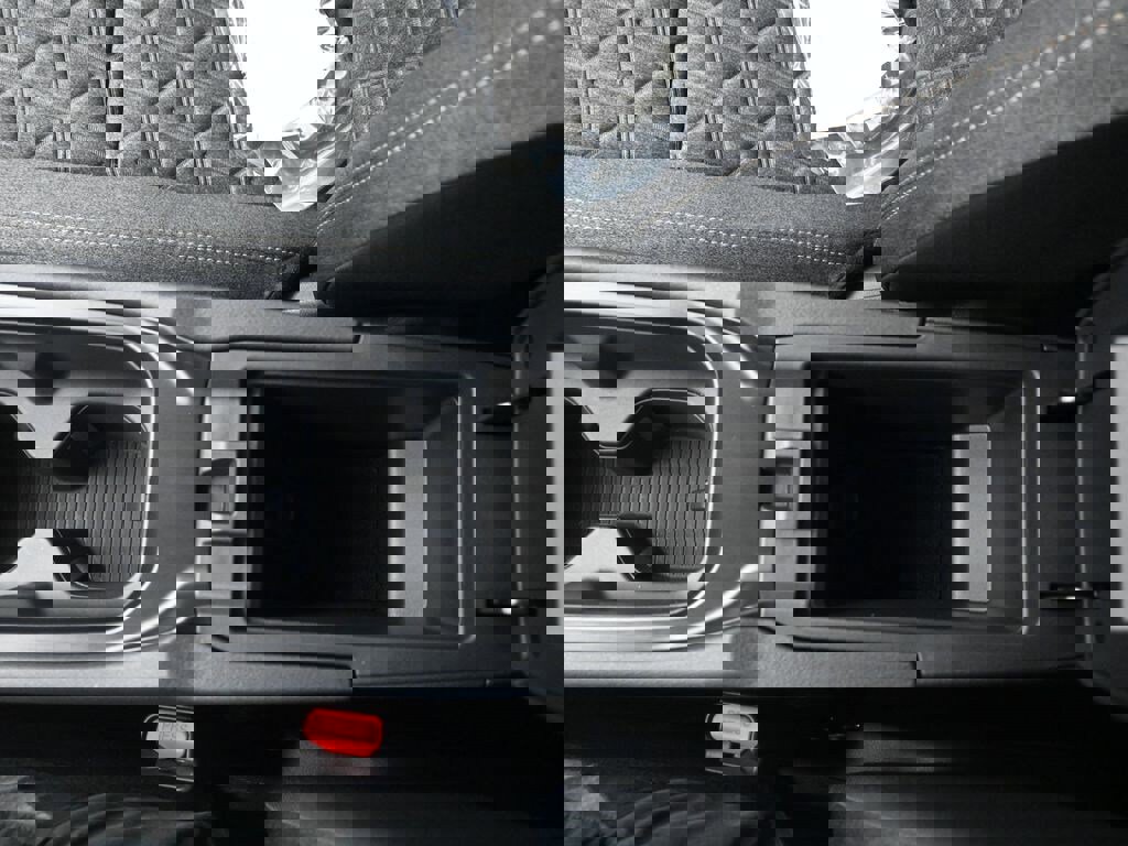 New 2026 Nissan Kicks SV image 18