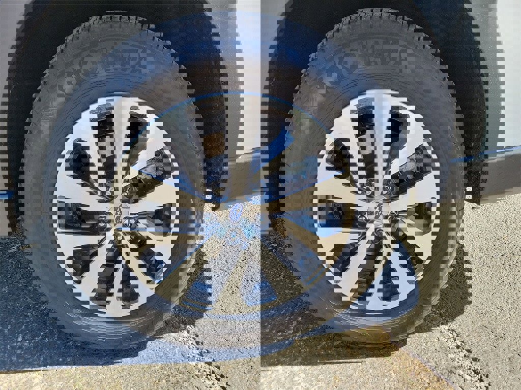 Used 2025 Subaru Outback Premium w/ Popular Package #1A image 11