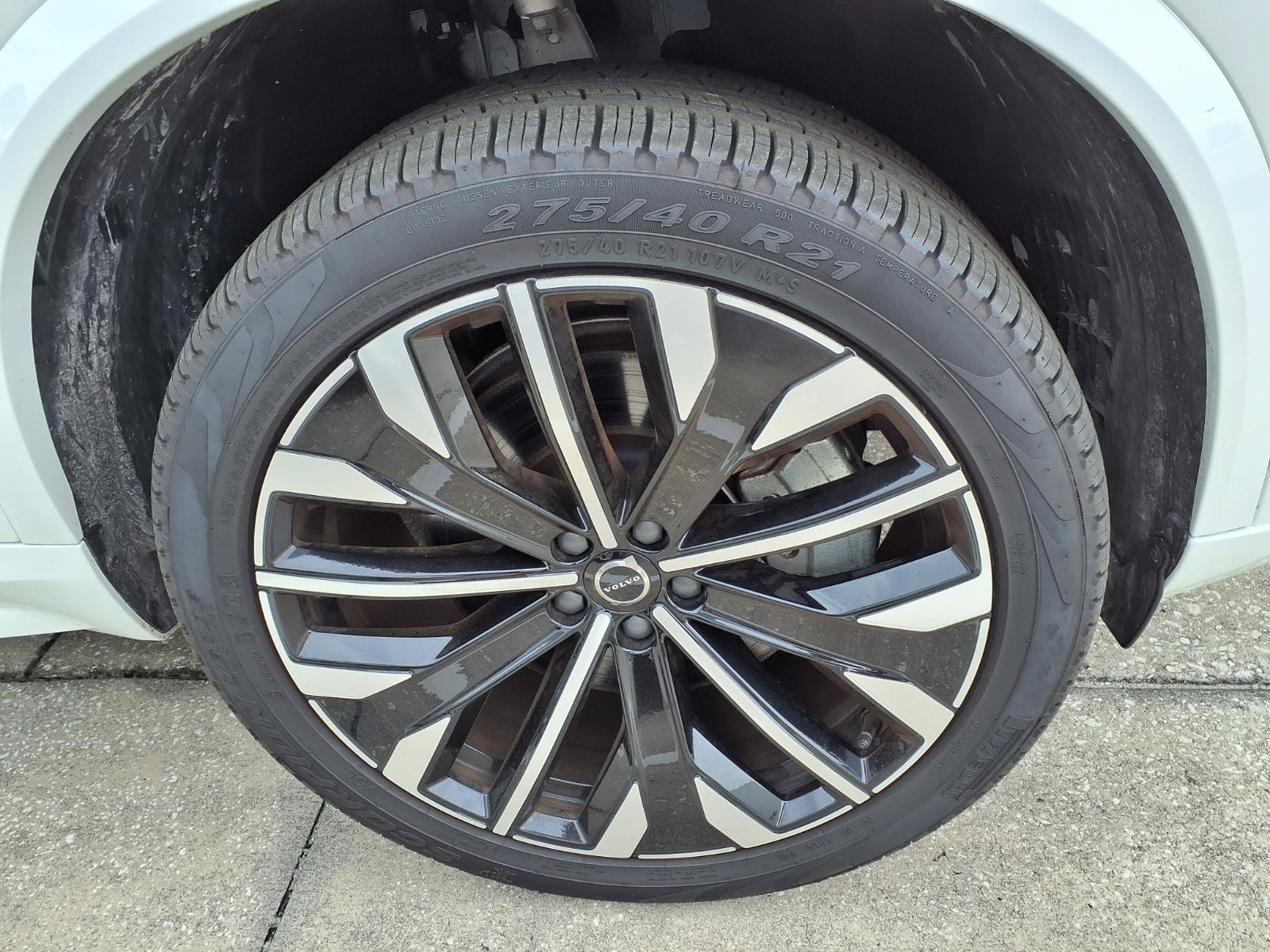 Used 2025 Volvo XC90 T8 Plus AWD/4WD image 4