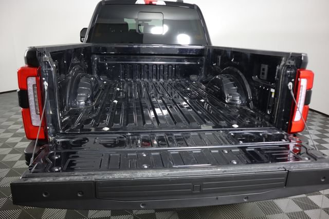 Used 2024 Ford F250 Platinum w/ FX4 Off-Road Package AWD/4WD image 33